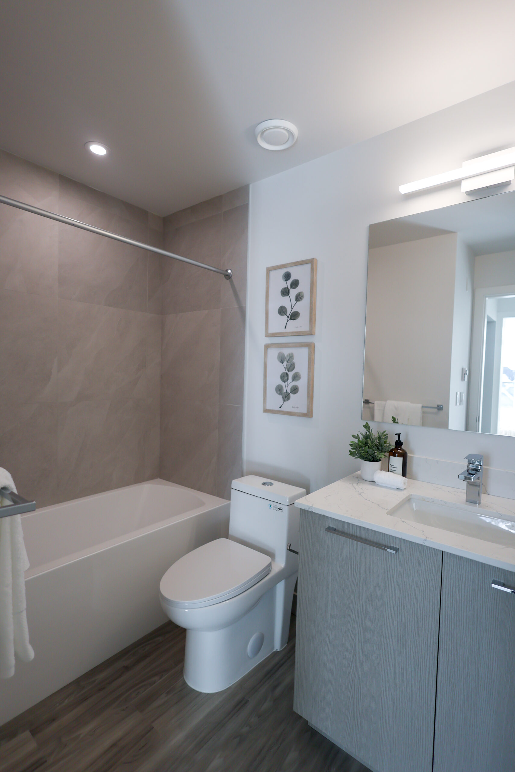 2nd Bathroom